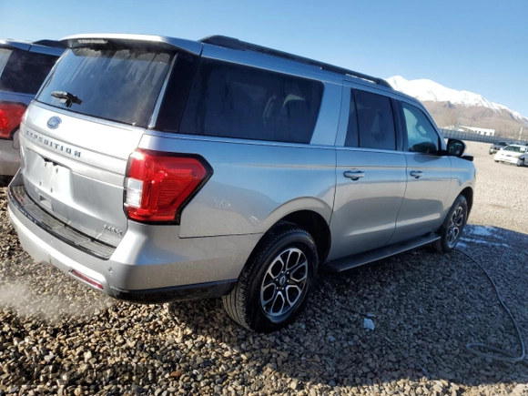 2024 Ford Expedition Max XLT with VIN 1FMJK1J83REA32266, listed as a Copart auction lot 47216965 with 26,177 mi miles and Clean Title. Bid and sale history available at DreamBid. Image 3.