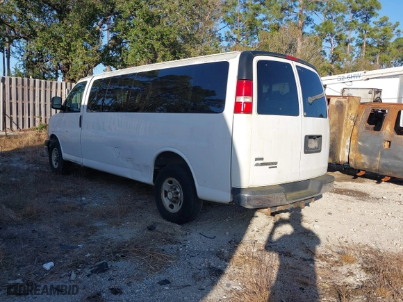 2012 Chevrolet Express Passenger 1LT with VIN 1GAZG1FA3C1128586, listed as a IAAI auction lot 41469668 with 182,658 mi miles. Bid and sale history available at carsss.com. Image 3.