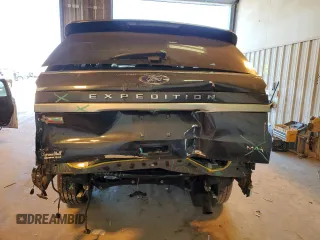 2024 Ford Expedition Max XLT with VIN 1FMJK1H80REA52884, listed as a Copart auction lot 42295015 with 17,469 mi miles and Salvage title. Bid and sale history available at DreamBid. Image 6.