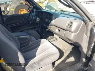 2000 Dodge Dakota with VIN 1B7GL22XXYS588291, listed as a IAAI auction lot 41492668 with 160,266 mi miles. Bid and sale history available at carsss.com. Image 5.