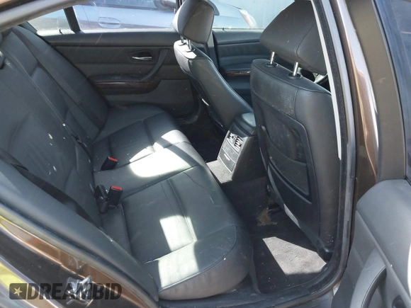 2007 BMW 3 Series 328i with VIN WBAVA33547KX72119, listed as a IAAI auction lot 42064589 with 88,352 mi miles and . Bid and sale history available at DreamBid. Image 8.