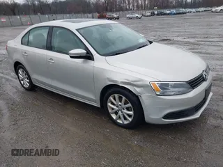 2011 Volkswagen Jetta SE with VIN 3VWDZ7AJ4BM387236, listed as a IAAI auction lot 41875995 with 202,028 mi miles and . Bid and sale history available at DreamBid. Image 1.