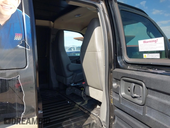 2023 GMC Savana Cargo with VIN 1GTW7BFP1P1165243, listed as a IAAI auction lot 42074066 with 14,530 mi miles. Bid and sale history available at carsss.com. Image 8.