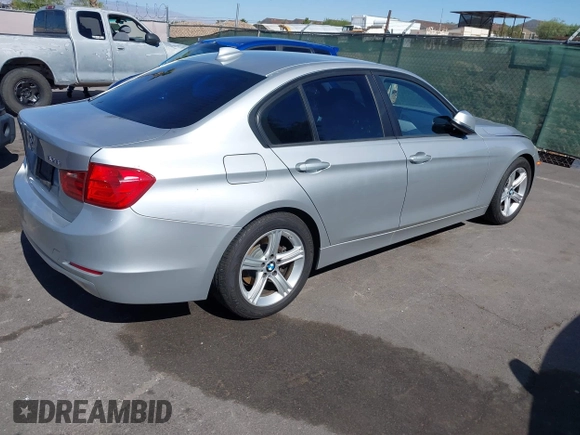 2013 BMW 3 Series 328i с VIN WBA3C1G59DNR45594, выставлен на аукционе IAAI как лот 42250547 с пробегом 183 452 миль миль и . История ставок и продаж доступна на DreamBid. Изображение 4.