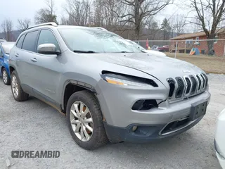 2015 Jeep Cherokee Limited with VIN 1C4PJMDS3FW576332, listed as a IAAI auction lot 41618035 with 203,620 mi miles. Bid and sale history available at carsss.com. Image 6.