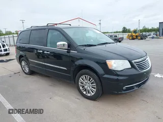 2015 Chrysler Town & Country Touring L z VIN 2C4RC1CG4FR675247, wystawiony jako IAAI lot #42318733 z przebiegiem 95 375 mil mil oraz . Historia ofert i sprzedaży dostępna na DreamBid. Obrazek 1.