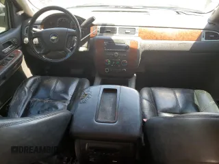 2007 Chevrolet Avalanche 3LT z VIN 3GNFK123X7G309795, wystawiony jako Copart lot #53541165 z przebiegiem 267 446 mil mil oraz Szkoda całkowita • Salvage title. Historia ofert i sprzedaży dostępna na DreamBid. Obrazek 8.