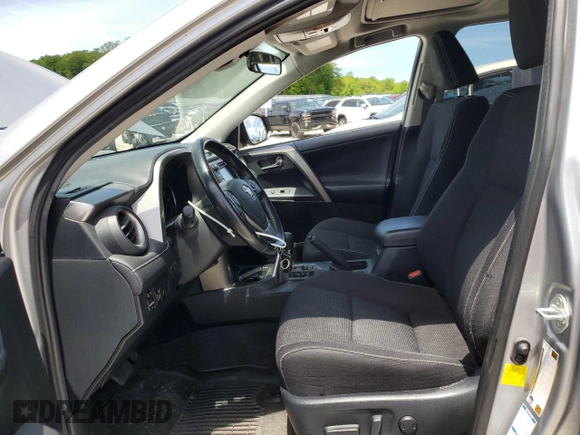 2018 Toyota RAV4 XLE z VIN JTMRFREV6JJ261322, wystawiony jako Copart lot #58483185 z przebiegiem 71 163 mil mil oraz Szkoda całkowita • Salvage title. Historia ofert i sprzedaży dostępna na DreamBid. Obrazek 7.