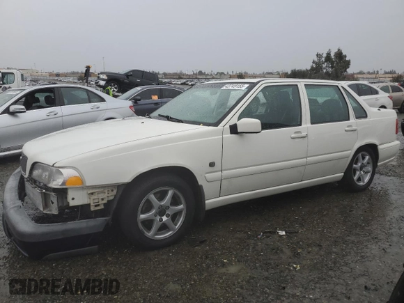 1999 Volvo S70 с VIN YV1LS55A2X2611694, выставлен на аукционе Copart как лот 43749155 с пробегом 185 184 миль миль и Списание • Salvage title. История ставок и продаж доступна на DreamBid. Изображение 1.