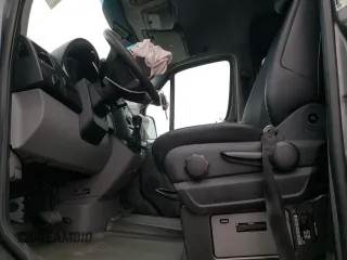2014 Mercedes-Benz Sprinter Passenger with VIN WDZPE7CC8E5834266, listed as a Copart auction lot 86513834 with 125,433 mi miles and Salvage Title. Bid and sale history available at carsss.com. Image 7.