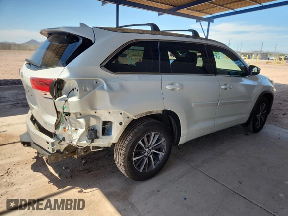 2018 Toyota Highlander SE z VIN 5TDJZRFH2JS550407, wystawiony jako Copart lot #61050545 z przebiegiem 71 711 mil mil oraz Szkoda całkowita • Salvage title. Historia ofert i sprzedaży dostępna na DreamBid. Obrazek 3.