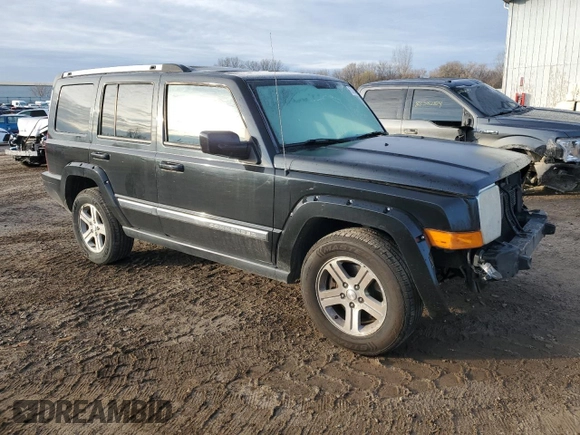 2010 Jeep Commander Limited with VIN 1J4RG5GT6AC113462, listed as a Copart auction lot 82400044 with 189,168 mi miles and Salvage title. Bid and sale history available at DreamBid. Image 4.
