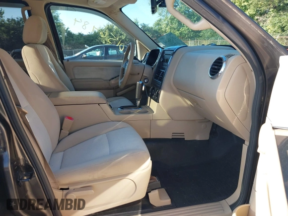 2007 Ford Explorer Sport Trac XLT z VIN 1FMEU31K67UA18559, wystawiony jako IAAI lot #40156484 z przebiegiem 245 853 mil mil oraz . Historia ofert i sprzedaży dostępna na DreamBid. Obrazek 5.