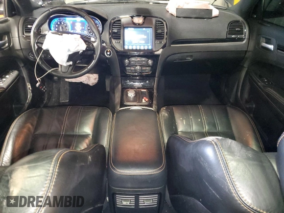2019 Chrysler 300 S z VIN 2C3CCABG4KH640476, wystawiony jako Copart lot #44200365 z przebiegiem 80 077 mil mil oraz Szkody całkowita. Historia ofert i sprzedaży dostępna na DreamBid. Obrazek 8.