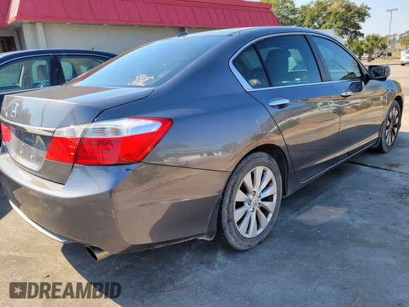 2013 Honda Accord Sdn EX-L with VIN 1HGCR2F8XDA009981, listed as a IAAI auction lot 41704760 with 237,266 mi miles. Bid and sale history available at carsss.com. Image 4.