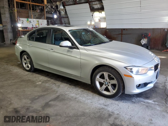 2014 BMW 3 Series 328i xDrive z VIN WBA3B5C55EP652751, wystawiony jako Copart lot #61654285 z przebiegiem 134 642 mil mil oraz Szkoda całkowita • Salvage title. Historia ofert i sprzedaży dostępna na DreamBid. Obrazek 4.