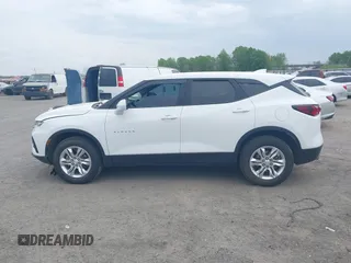 2022 Chevrolet Blazer LT z VIN 3GNKBCR48NS208791, wystawiony jako IAAI lot #41920482 z przebiegiem 45 320 mil mil oraz . Historia ofert i sprzedaży dostępna na DreamBid. Obrazek 14.