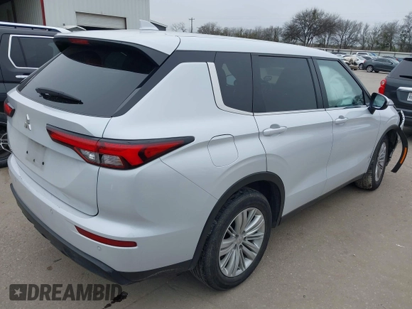 2024 Mitsubishi Outlander ES z VIN JA4J3UA86RZ007013, wystawiony jako IAAI lot #41643993 z przebiegiem 106 572 mil mil oraz . Historia ofert i sprzedaży dostępna na DreamBid. Obrazek 4.