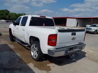 2008 Chevrolet Silverado 1500 LTZ with VIN 3GCEC13JX8G269265, listed as a IAAI auction lot 41866595 with 217,985 mi miles. Bid and sale history available at carsss.com. Image 3.