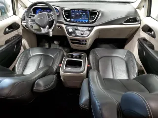2022 Chrysler Pacifica Touring L z VIN 2C4RC3BG5NR113224, wystawiony jako Copart lot #46919215 z przebiegiem 54 223 mil mil oraz Szkody całkowita. Historia ofert i sprzedaży dostępna na DreamBid. Obrazek 8.