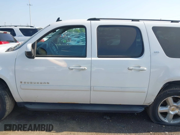 2007 Chevrolet Suburban LT with VIN 3GNFK16397G116032, listed as a IAAI auction lot 42391864 with 226,280 mi miles and . Bid and sale history available at DreamBid. Image 14.
