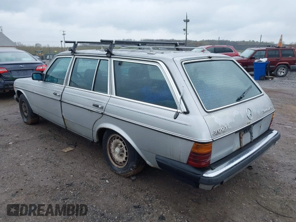 1983 Mercedes-Benz 300 with VIN WDBAB93A2DN017607, listed as a IAAI auction lot 42000777 with 198,318 mi miles and . Bid and sale history available at DreamBid. Image 3.