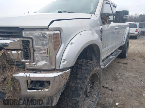 2018 Ford Super Duty F-250 SRW XL with VIN 1FT7W2B6XJEC73803, listed as a IAAI auction lot 41367437 with 77,480 mi miles. Bid and sale history available at carsss.com. Image 17.
