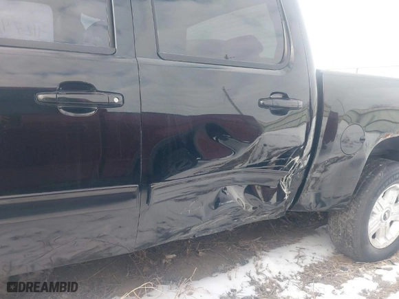 2011 Chevrolet Silverado 1500 LTZ with VIN 3GCPKTE33BG361069, listed as a IAAI auction lot 41274810 with 302,715 mi miles. Bid and sale history available at carsss.com. Image 6.