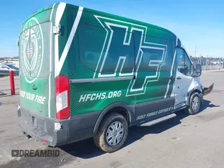 2017 Ford Transit Passenger XL with VIN 1FMZK1CM6HKB46985, listed as a IAAI auction lot 41651746 with 85,510 mi miles. Bid and sale history available at carsss.com. Image 4.