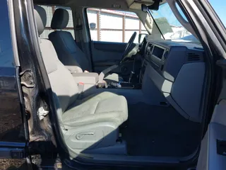 2006 Jeep Commander with VIN 1J8HG48N66C174256, listed as a IAAI auction lot 41652107 with 106,966 mi miles. Bid and sale history available at carsss.com. Image 5.