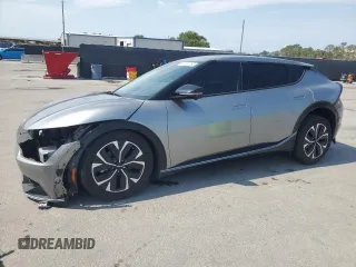 2023 Kia EV6 Wind z VIN KNDC34LA0P5098900, wystawiony jako Copart lot #55390765 z przebiegiem 28 252 mil mil oraz Szkoda całkowita • Salvage title. Historia ofert i sprzedaży dostępna na DreamBid. Obrazek 1.