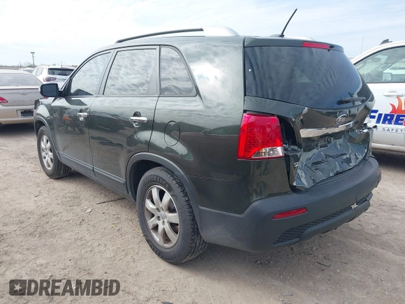 2013 Kia Sorento LX with VIN 5XYKT4A27DG317779, listed as a IAAI auction lot 41321068 with 155,648 mi miles. Bid and sale history available at carsss.com. Image 3.