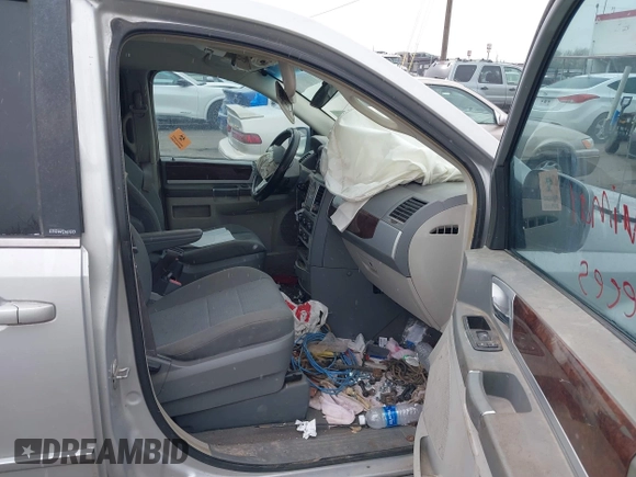 2010 Chrysler Town & Country Touring with VIN 2A4RR5D12AR208914, listed as a IAAI auction lot 41529269 with Not Provided miles and . Bid and sale history available at DreamBid. Image 5.