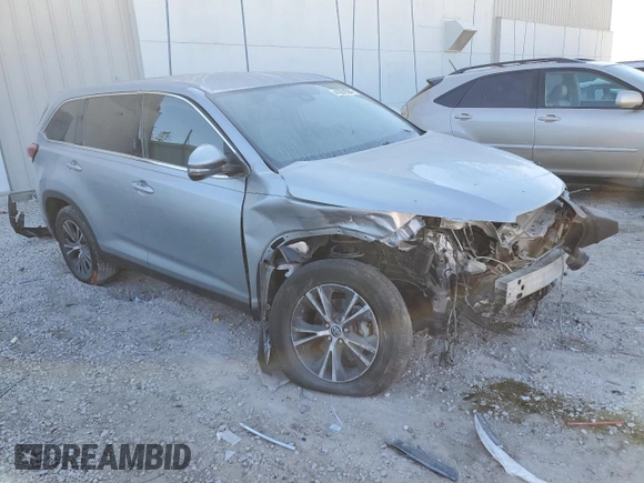 2019 Toyota Highlander LE z VIN 5TDZZRFH2KS312304, wystawiony jako Copart lot #41061594 z przebiegiem 27 969 mil mil oraz Nie do naprawy • Non repairable. Historia ofert i sprzedaży dostępna na DreamBid. Obrazek 4.