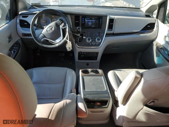 2017 Toyota Sienna XLE with VIN 5TDDZ3DC3HS156703, listed as a Copart auction lot 42733085 with 200,040 mi miles and Salvage Title. Bid and sale history available at carsss.com. Image 8.