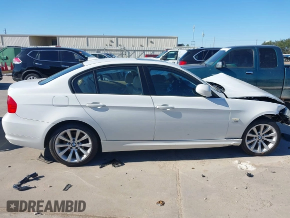 2011 BMW 3 Series 328i xDrive with VIN WBAPK7C50BA970837, listed as a IAAI auction lot 41224747 with 152,125 mi miles. Bid and sale history available at carsss.com. Image 14.