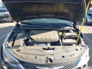 2015 Chrysler 200 Limited with VIN 1C3CCCAB4FN695203, listed as a IAAI auction lot 42105080 with 139,140 mi miles. Bid and sale history available at carsss.com. Image 10.