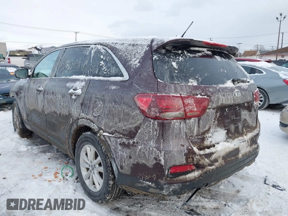 2019 Kia Sorento LX V6 with VIN 5XYPGDA5XKG569320, listed as a IAAI auction lot 41299982 with 115,407 mi miles. Bid and sale history available at carsss.com. Image 3.