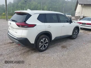 2021 Nissan Rogue SV z VIN 5N1AT3BB7MC796015, wystawiony jako IAAI lot #42310719 z przebiegiem 51 666 mil mil oraz . Historia ofert i sprzedaży dostępna na DreamBid. Obrazek 4.