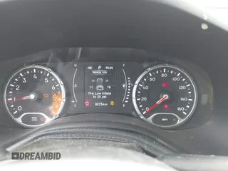 2017 Jeep Renegade Latitude z VIN ZACCJBBB7HPG40829, wystawiony jako IAAI lot #42065201 z przebiegiem 92 754 mil mil oraz . Historia ofert i sprzedaży dostępna na DreamBid. Obrazek 7.