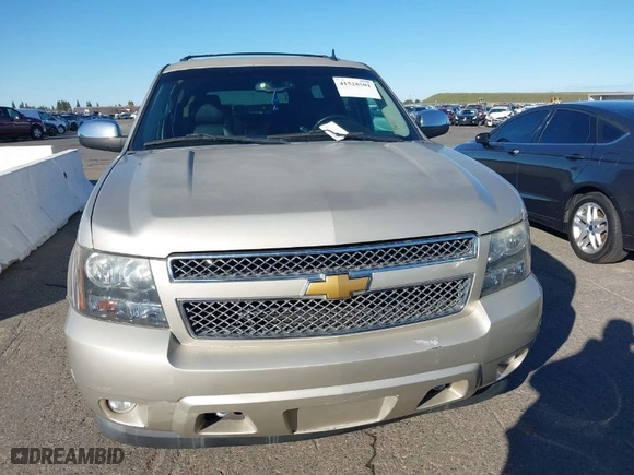 2013 Chevrolet Suburban LTZ with VIN 1GNSKKE71DR163673, listed as a IAAI auction lot 41528501 with NaN miles. Bid and sale history available at carsss.com. Image 12.