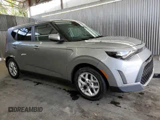 2025 Kia Soul LX with VIN KNDJ23AU0S7931948, listed as a Copart auction lot 54365495 with 8,046 mi miles and Clean Title. Bid and sale history available at DreamBid. Image 4.