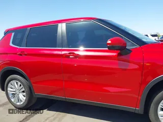 2024 Mitsubishi Outlander ES z VIN JA4J3UA85RZ034199, wystawiony jako IAAI lot #42000755 z przebiegiem 14 160 mil mil oraz . Historia ofert i sprzedaży dostępna na DreamBid. Obrazek 13.