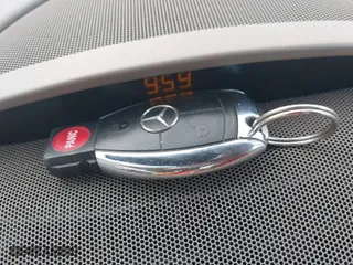 2009 Mercedes-Benz SL-Class V8 with VIN WDBSK71F29F143653, listed as a IAAI auction lot 41310556 with 115,377 mi miles. Bid and sale history available at carsss.com. Image 11.