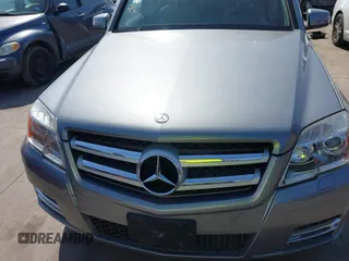 2012 Mercedes-Benz GLK GLK 350 with VIN WDCGG5GB5CF777865, listed as a IAAI auction lot 41882324 with 133,385 mi miles. Bid and sale history available at carsss.com. Image 6.