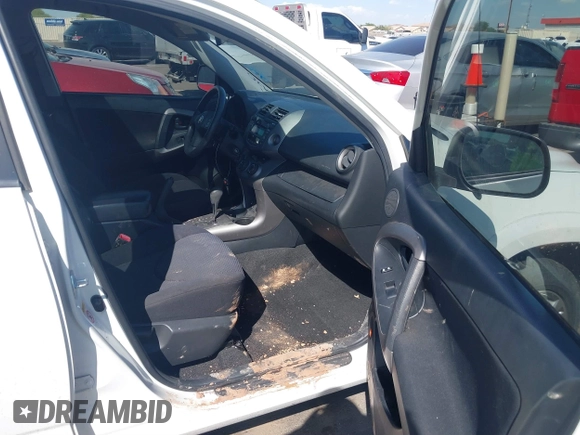 2008 Toyota RAV4 Sport z VIN JTMZK32V186011898, wystawiony jako IAAI lot #40380953 z przebiegiem 212 371 mil mil oraz . Historia ofert i sprzedaży dostępna na DreamBid. Obrazek 5.