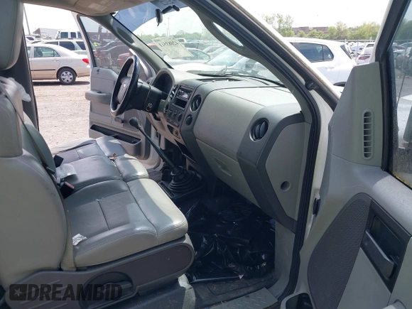 2008 Ford F-150 XL with VIN 1FTRF12228KE33474, listed as a IAAI auction lot 42083511 with 1 mi miles. Bid and sale history available at carsss.com. Image 5.