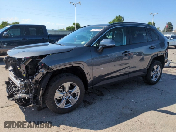 2022 Toyota RAV4 XLE with VIN 2T3P1RFV6NC280031, listed as a Copart auction lot 61268205 with 8,348 mi miles and Salvage title. Bid and sale history available at DreamBid. Image 1.