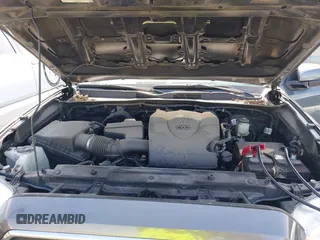 2022 Toyota Tacoma SR5 z VIN 3TMBZ5DN5NM036322, wystawiony jako IAAI lot #42437939 z przebiegiem 77 805 mil mil oraz . Historia ofert i sprzedaży dostępna na DreamBid. Obrazek 10.
