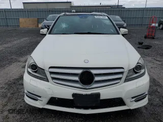 2012 Mercedes-Benz C 300 Sport with VIN WDDGF8BB4CA598687, listed as a Copart auction lot 55562575 with 371,312 mi miles and Clean title. Bid and sale history available at DreamBid. Image 5.